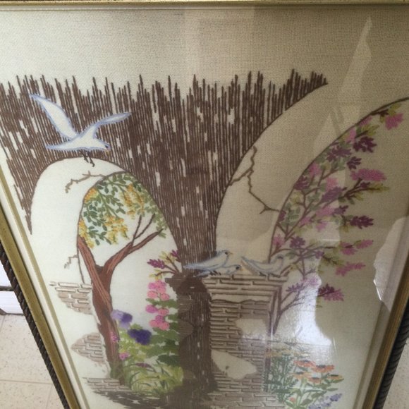Vintage big embroidery art framed 1975 National Paragon design tree flower bird - Picture 3 of 4